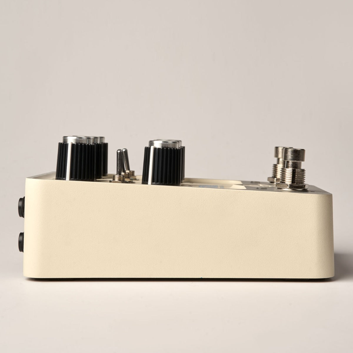 Universal Audio UAFX Astra Modulation Machine