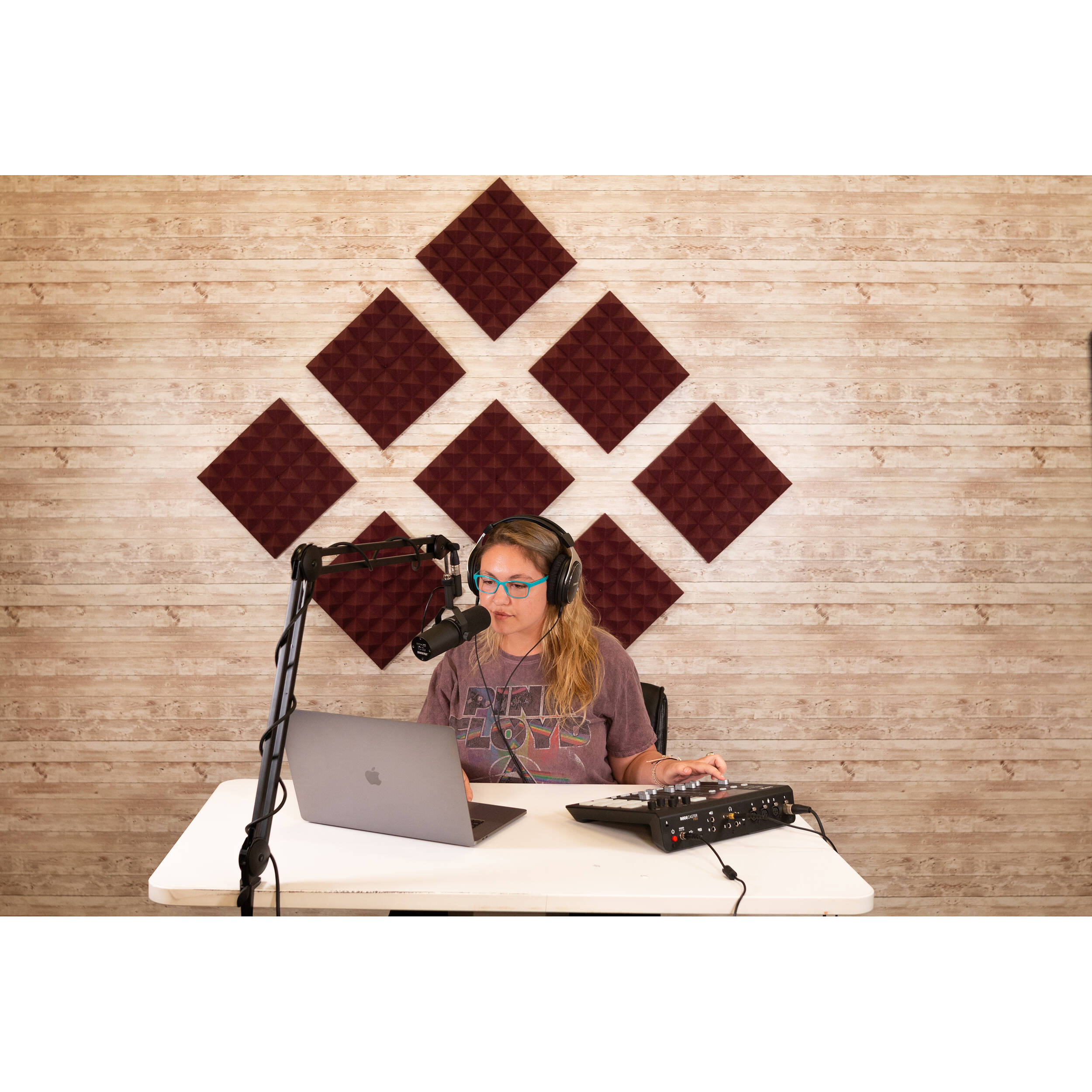 Gator Acoustic Pyramid Panel 12x12" (Burgundy, 8pcs.)