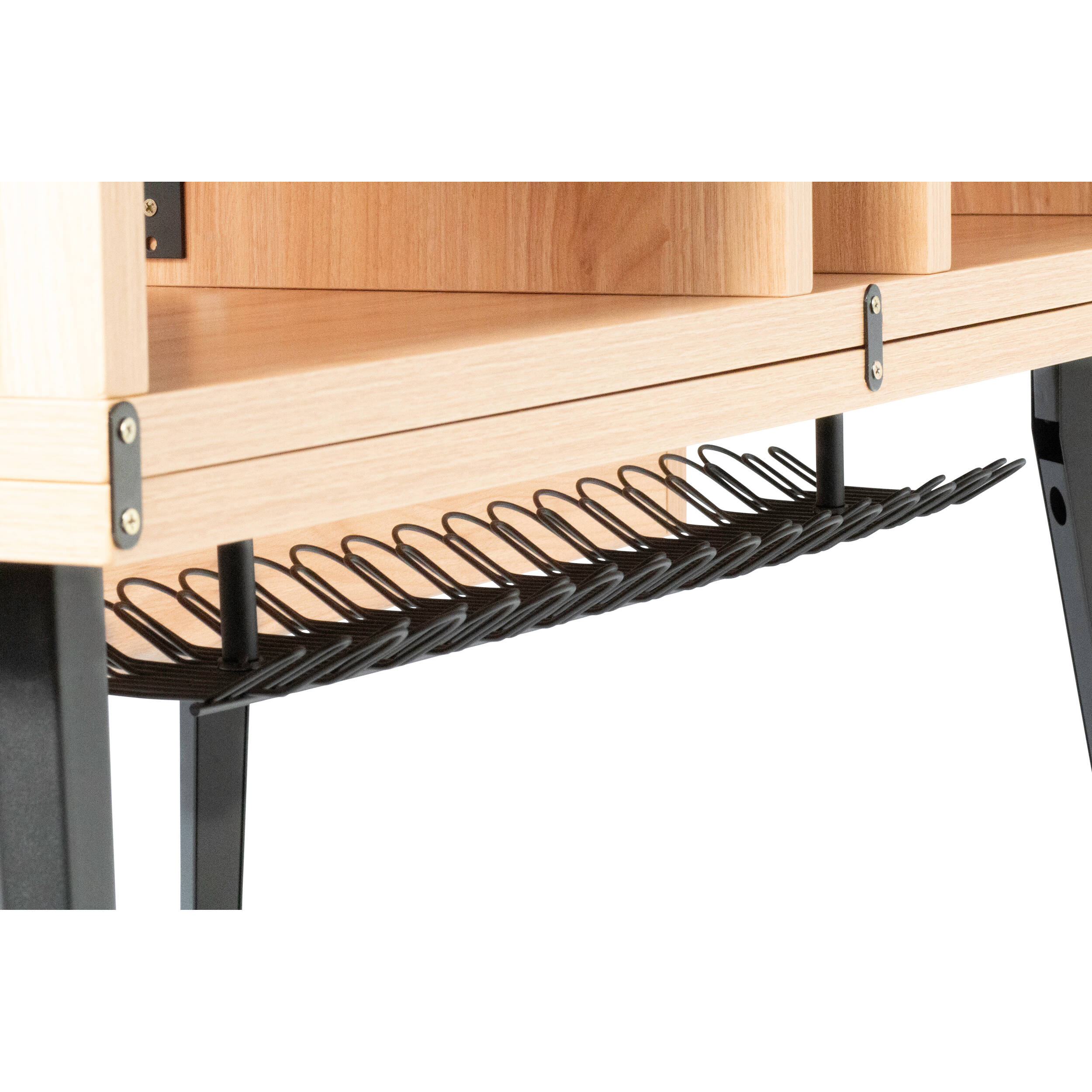 Gator Elite Series Content Furniture Desk (Maple)