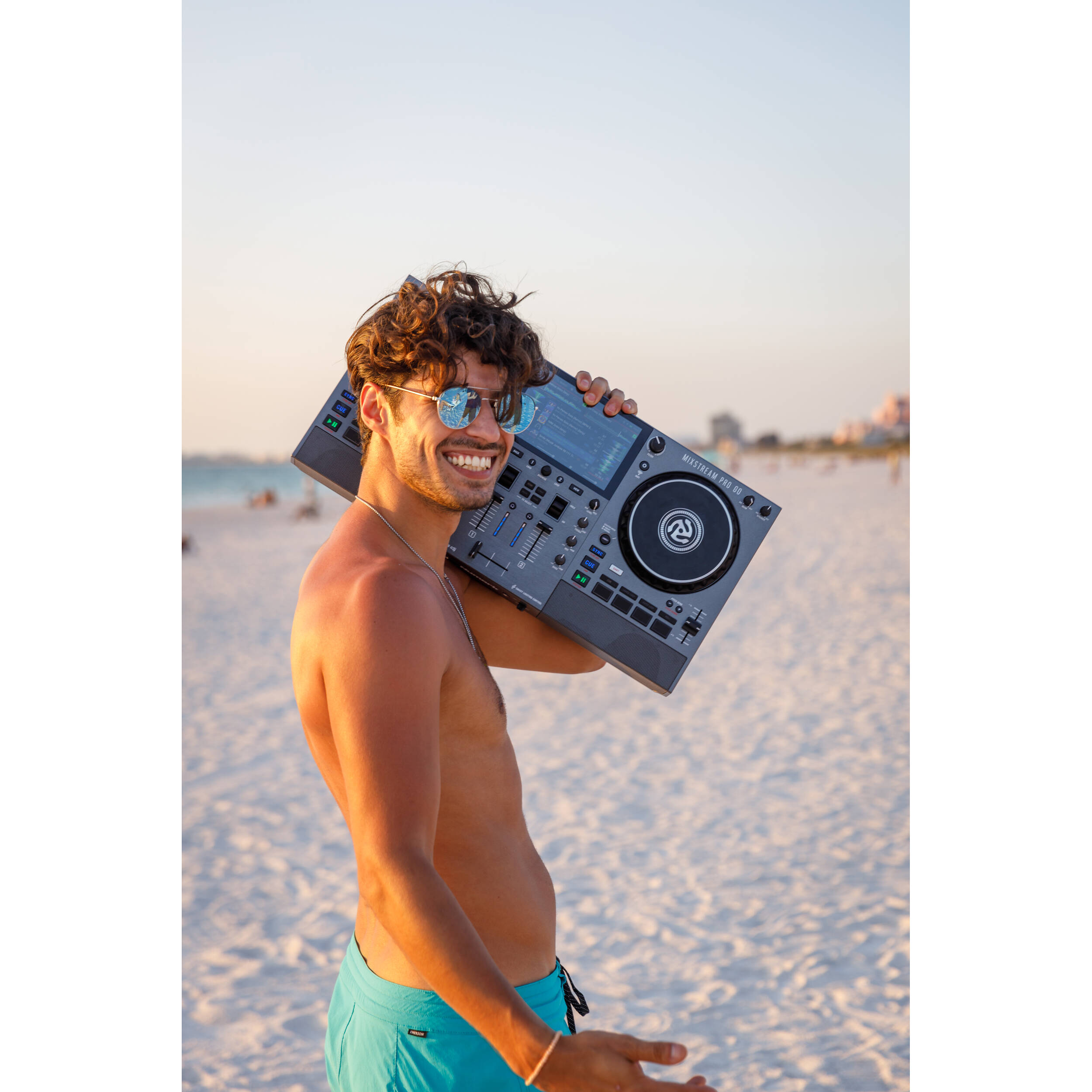 Numark Mixstream Pro Go