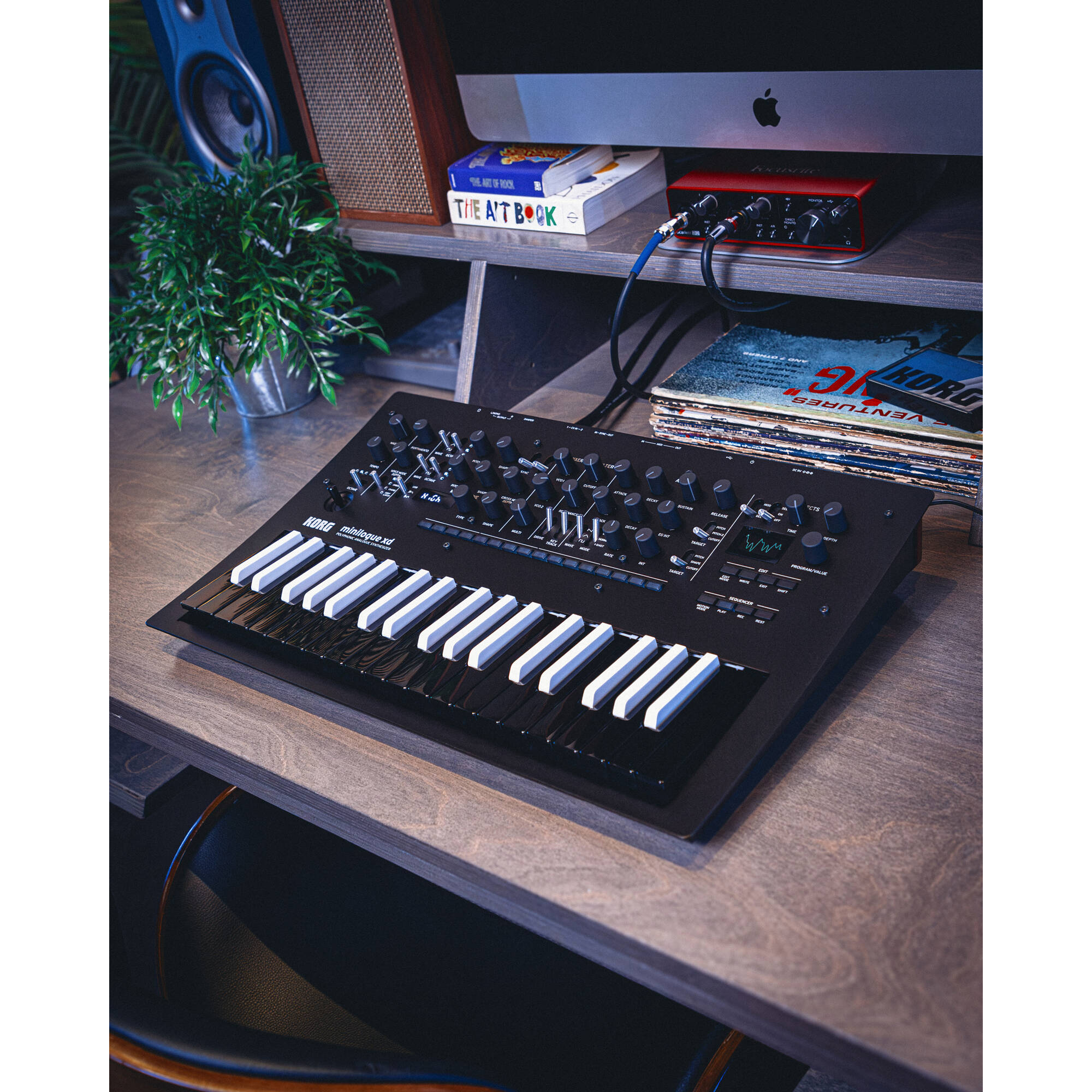 Korg Minilogue XD (Inverteret)