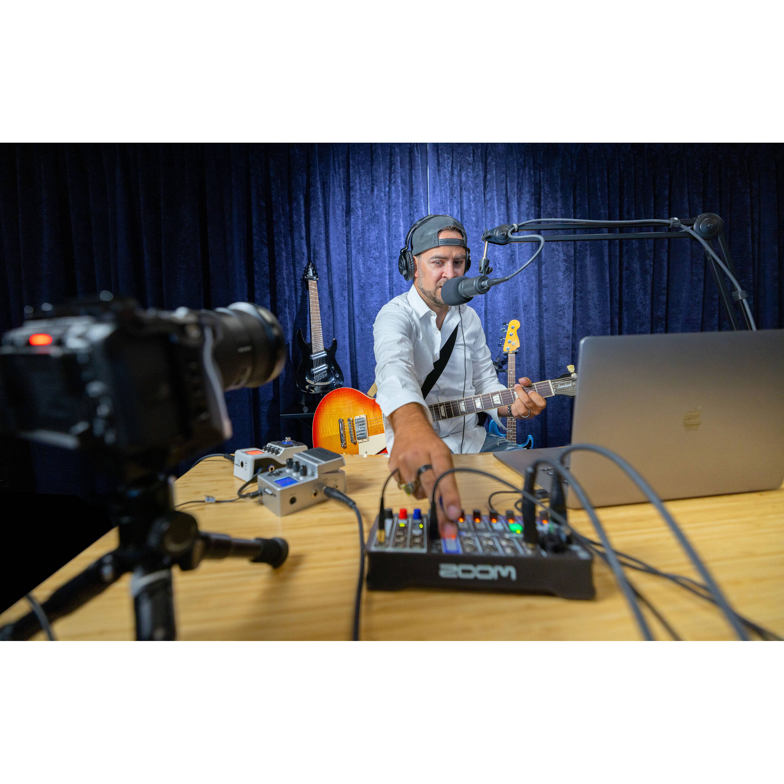 Zoom LiveTrak L-6
