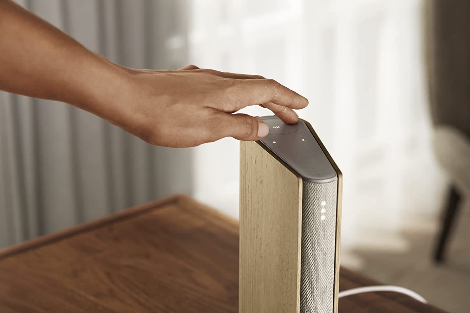 Bang &amp; Olufsen Beosound Emerge (guldtone)