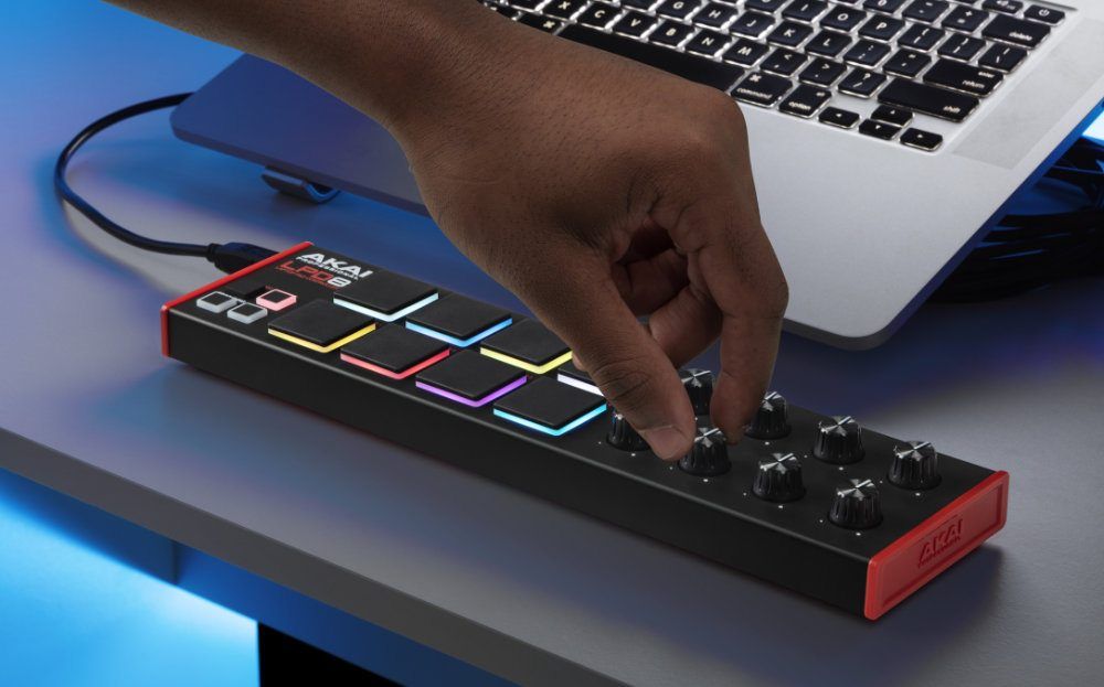 Akai Professional LPD8 MK2