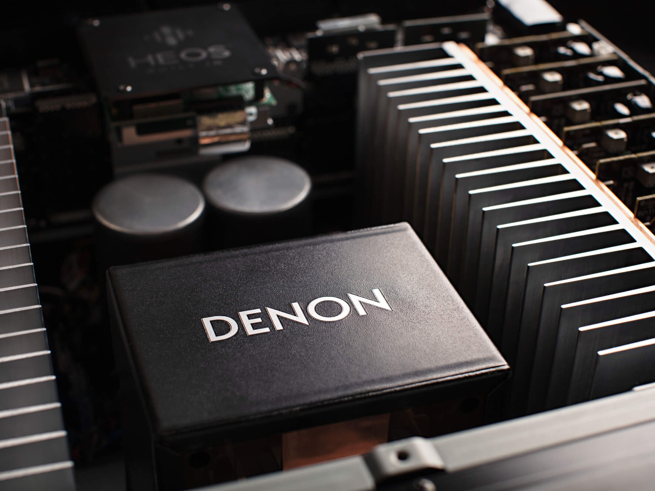 Denon AVC-A1H (Sort)