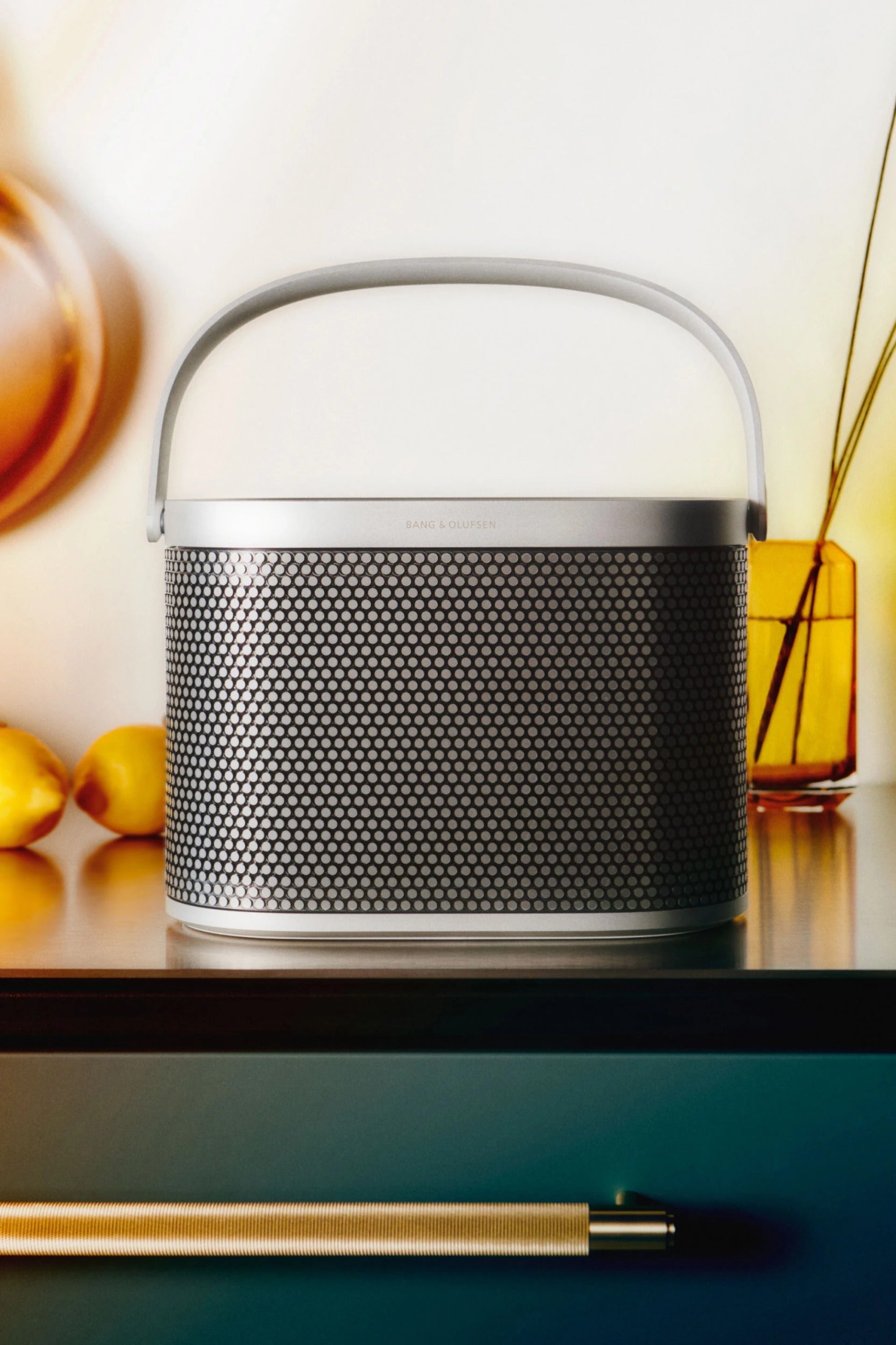 Bang & Olufsen Beosound A5 (Spaced Aluminium)