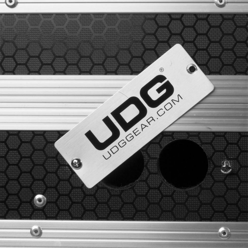 UDG Ultimate Flight Case Multi Format Turntable Silver (U92030SL2)