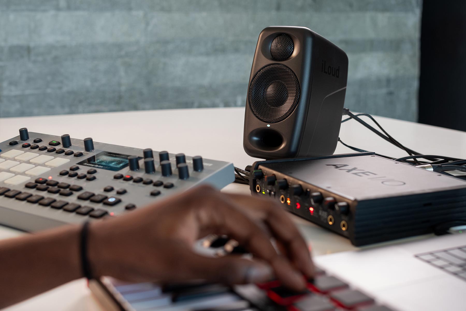 IK Multimedia iLoud Micro Monitor Pro (Sort, Par)