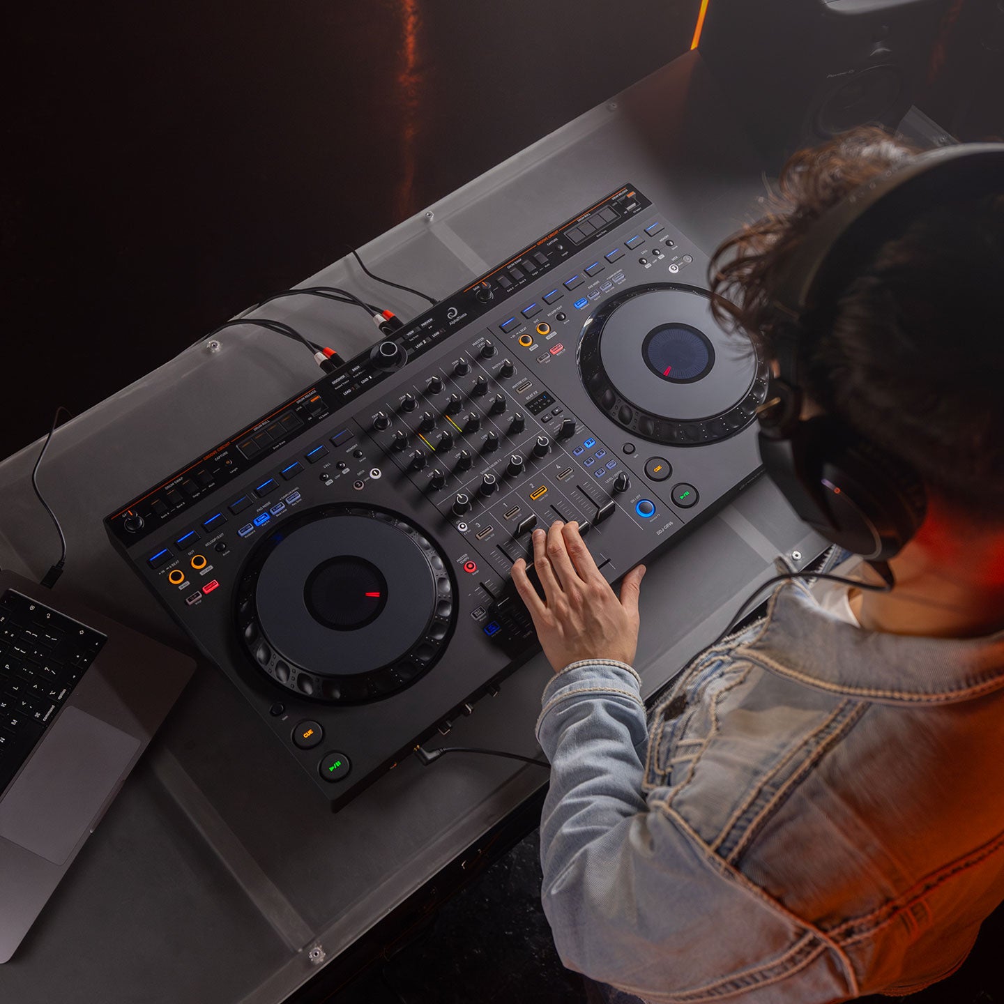 AlphaTheta DDJ-GRV6 + Pioneer DM-50D (Bluetooth) Bundle
