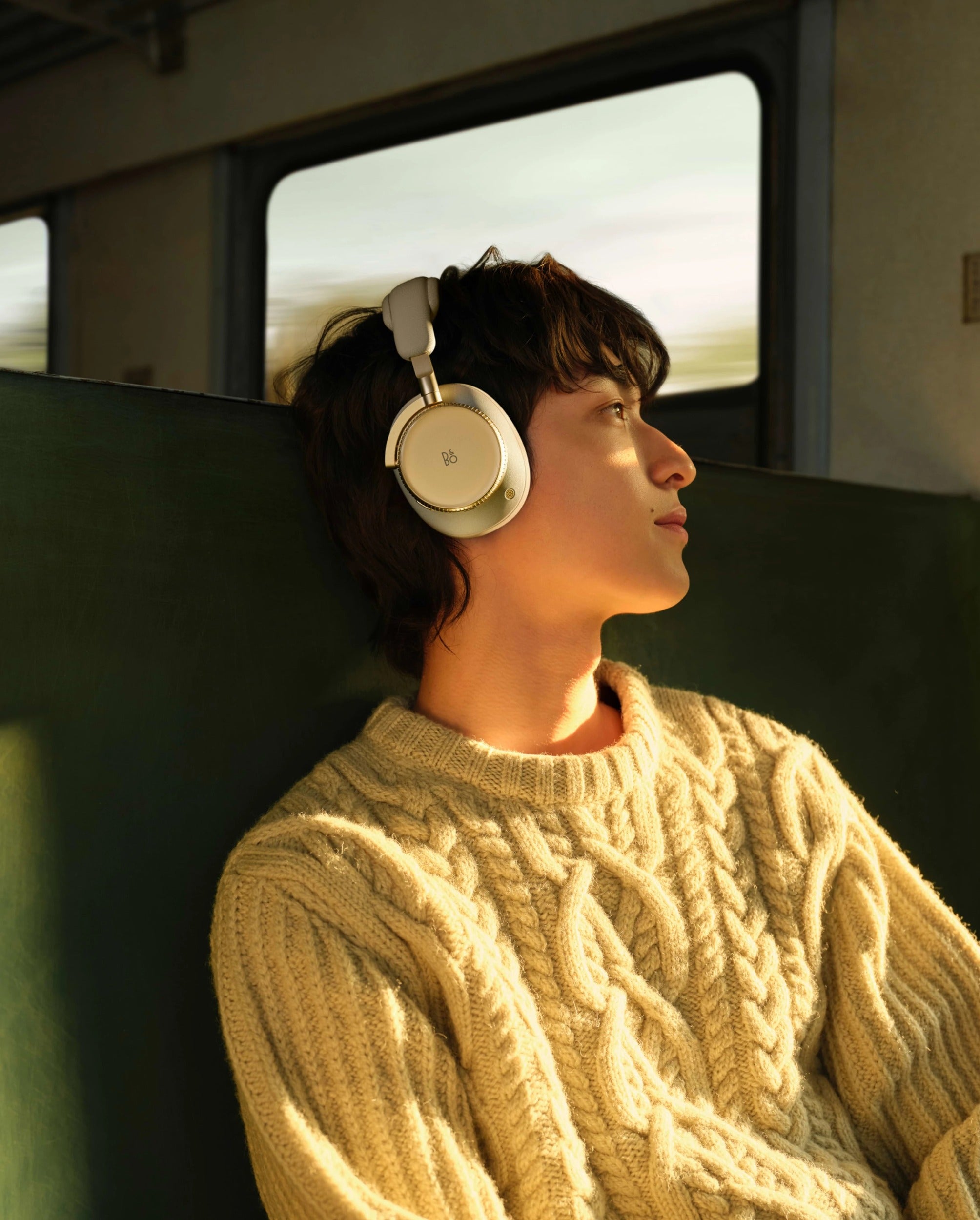 Bang & Olufsen Beoplay H100 (Hourglass Sand)