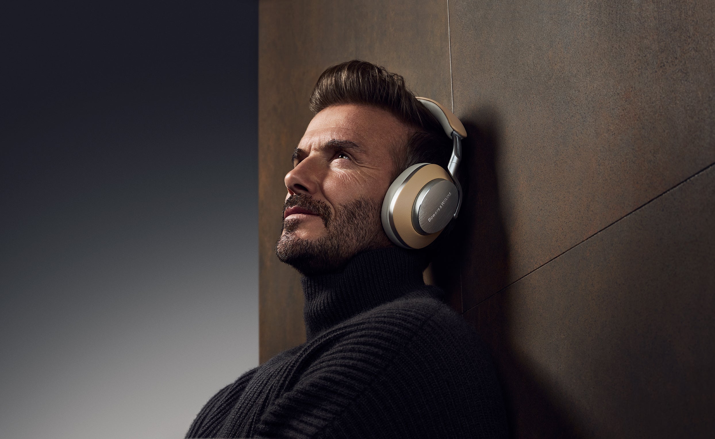 Bowers &amp; Wilkins Px8 (Lysbrun)