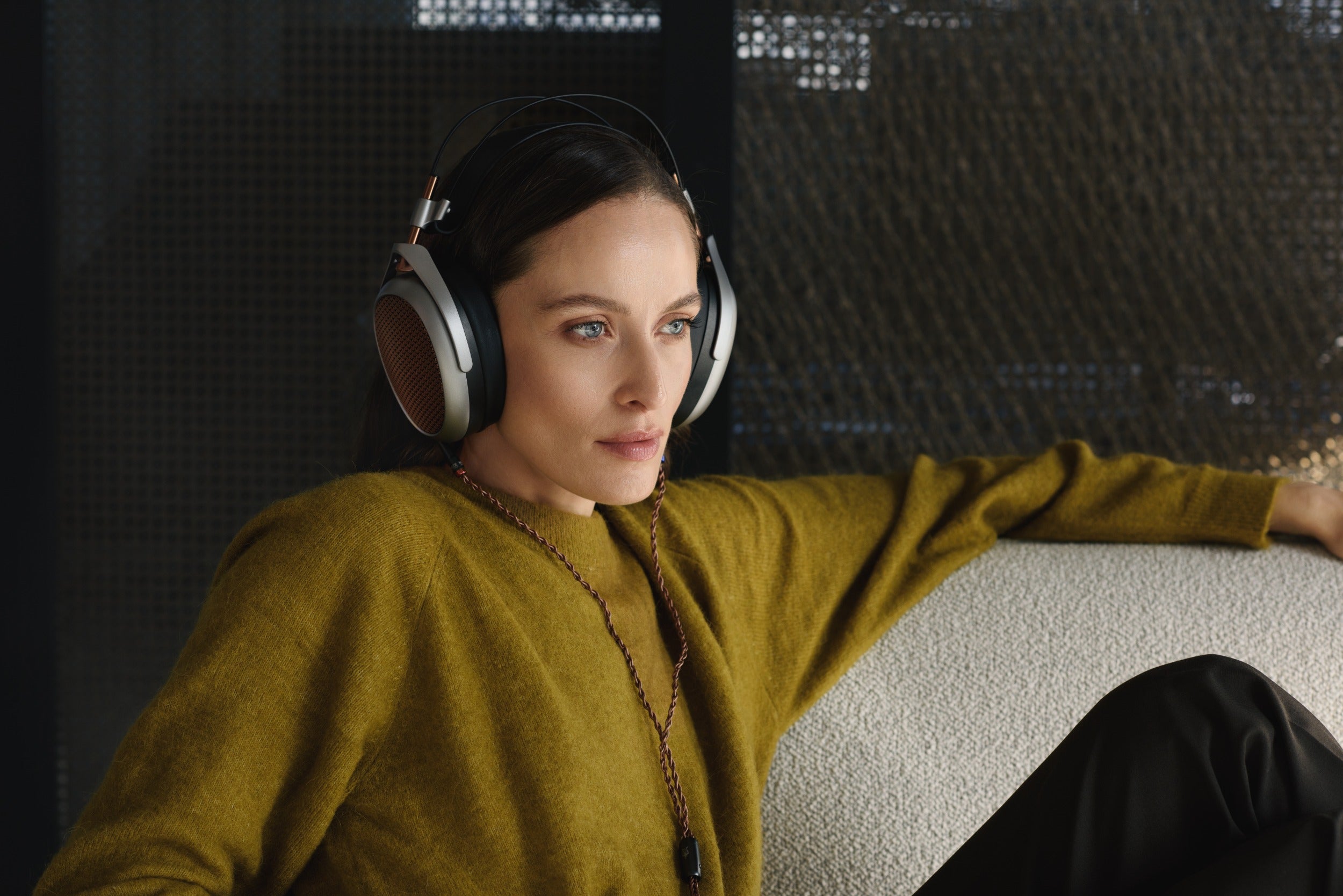 Meze Audio Poet