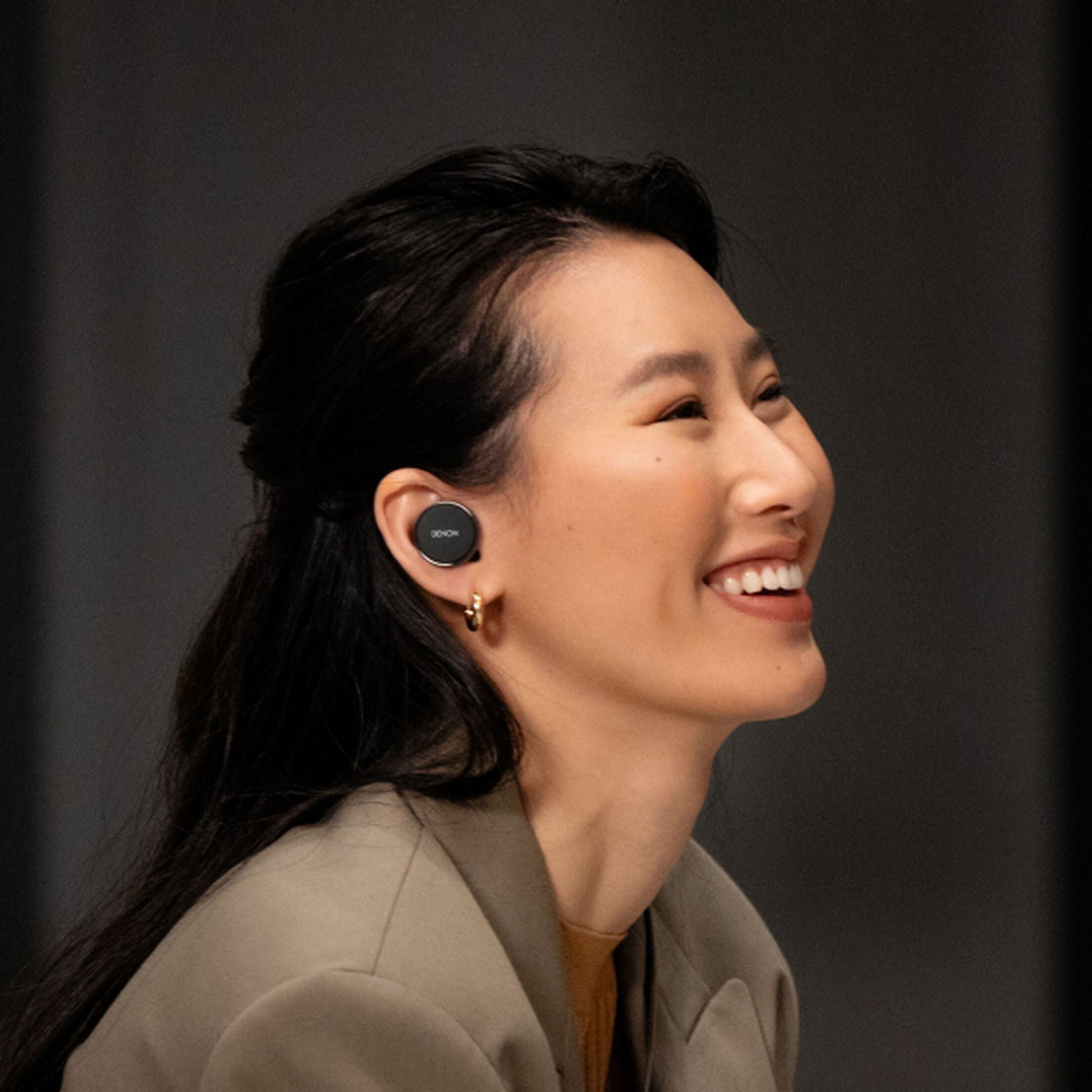 Denon PerL PRO (Sort)