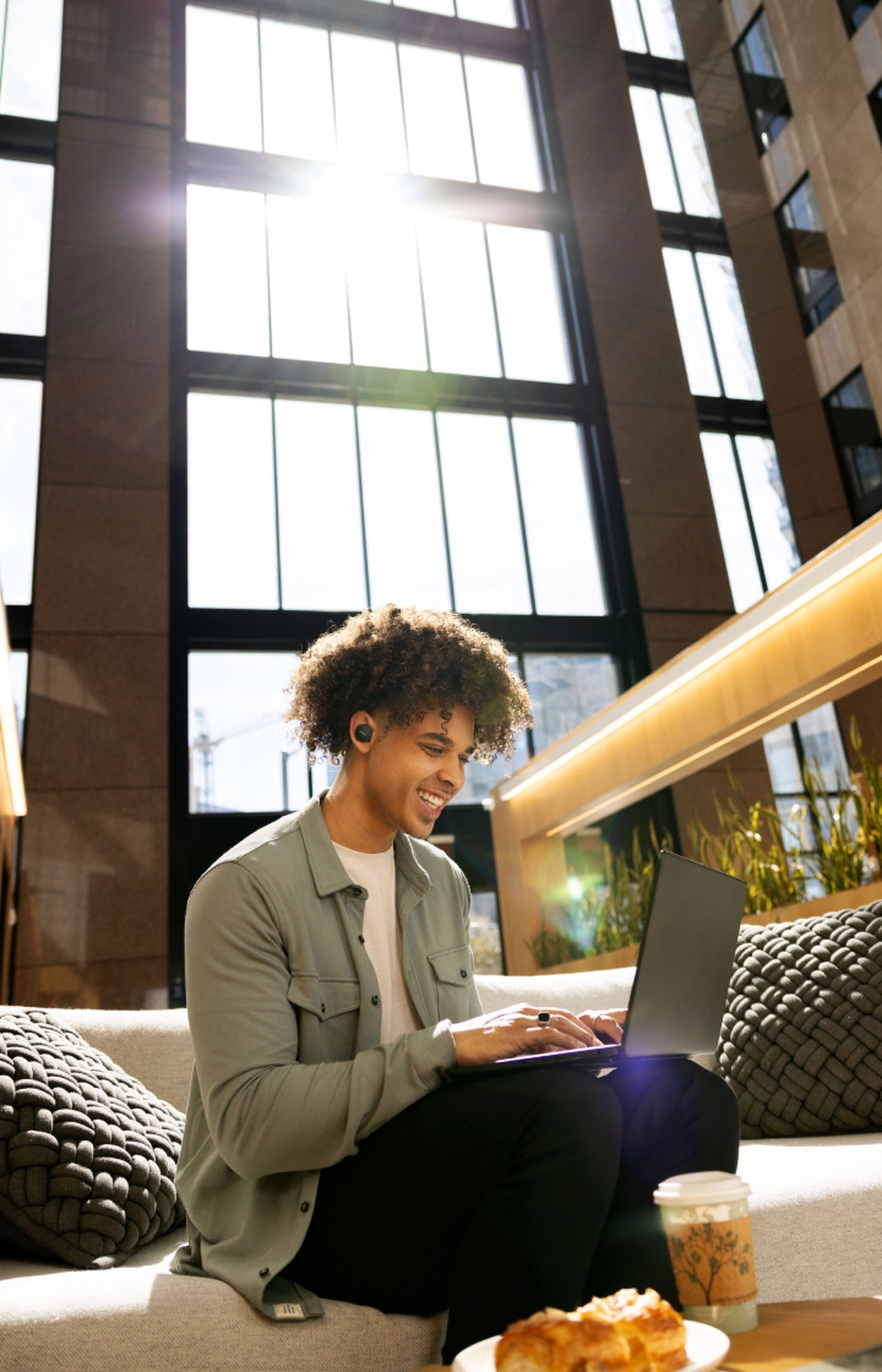 Denon PerL PRO (Sort)