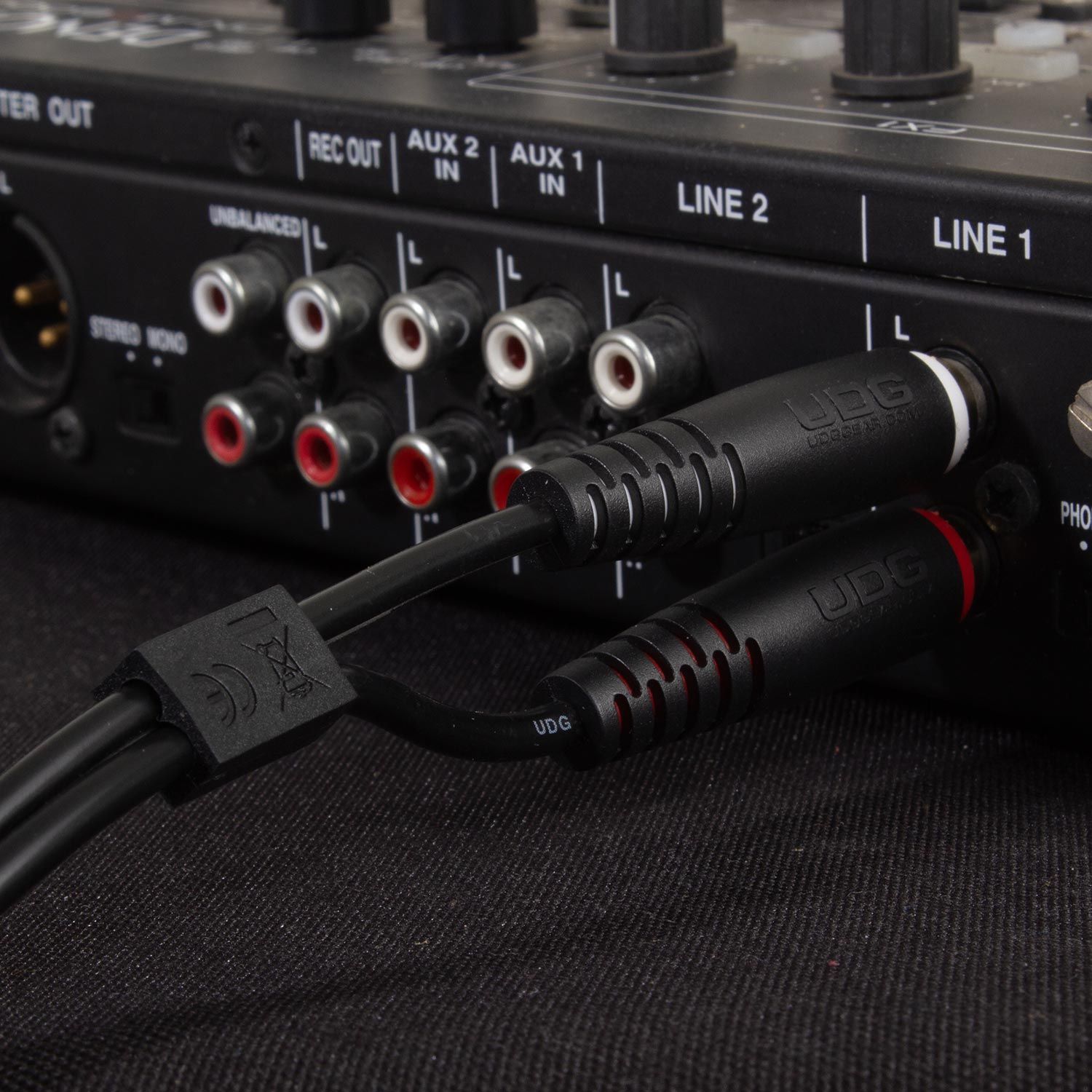 UDG Ultimate Audiokabelsæt RCA - RCA Sort Lige 1,5m - (U97001BL)