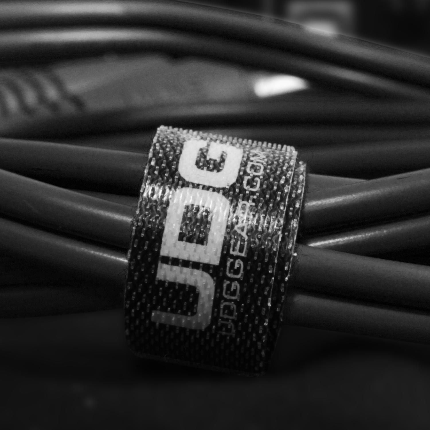 UDG Ultimate Audiokabelsæt RCA Lige - RCA Vinklet Sort 3m (U97005BL)