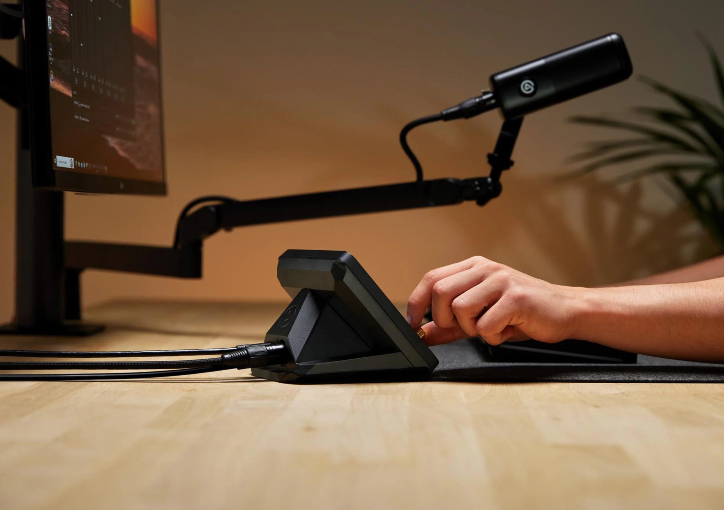 Elgato XLR Dock (for Stream Deck+)