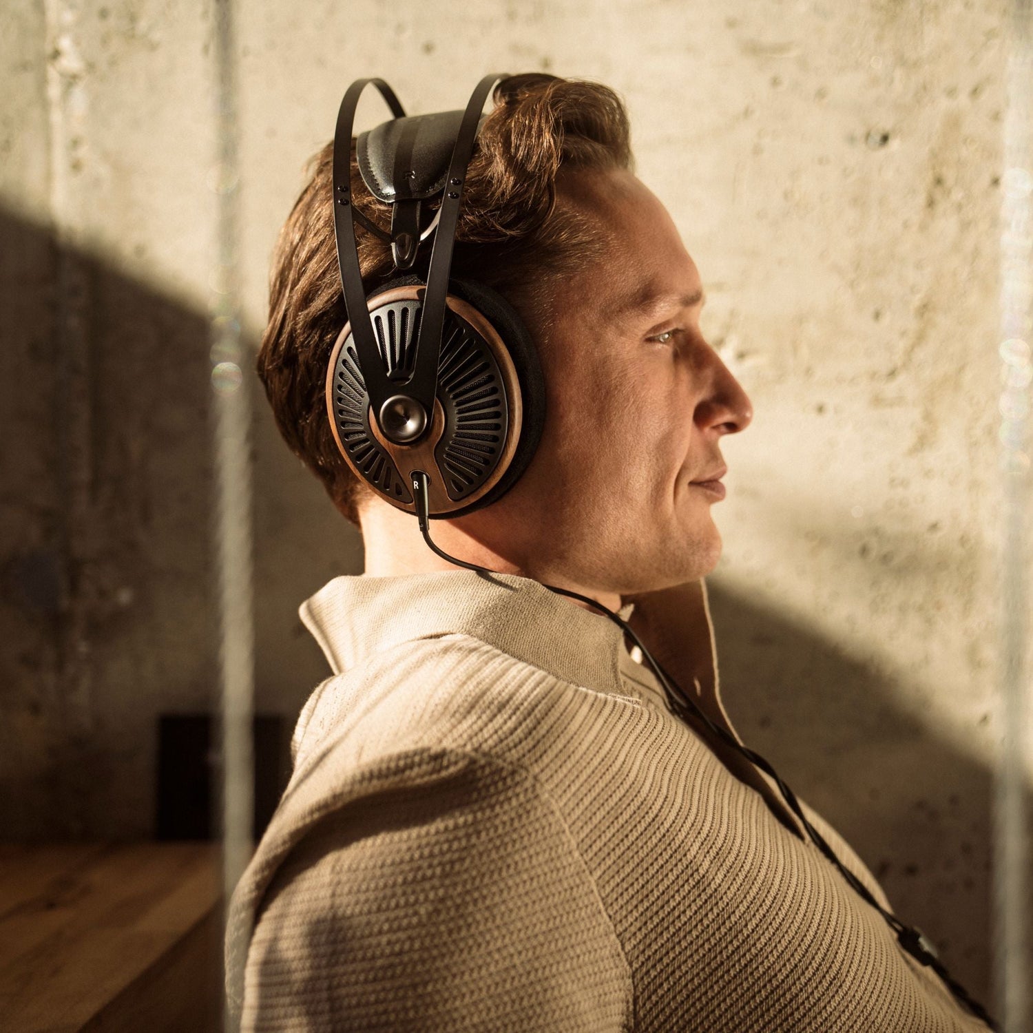🎧 Meze 105 SILVA: Mid‑Century Elegance with Audiophile Open‑Back Sound