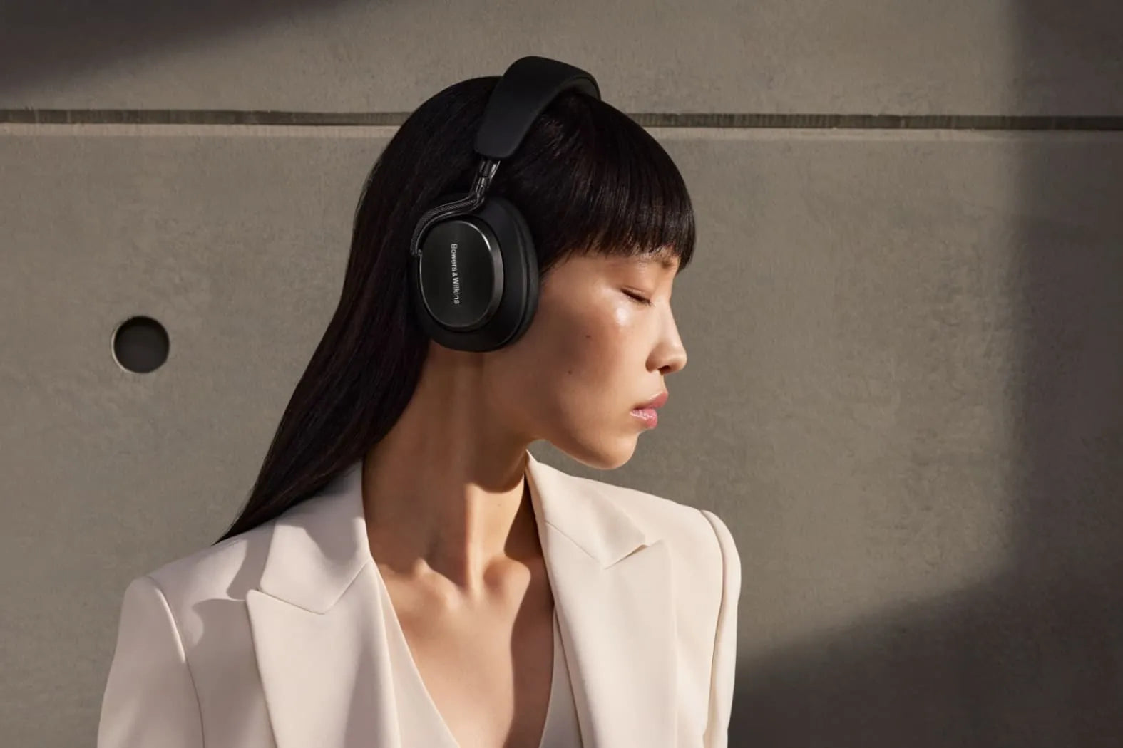 Bowers & Wilkins Px8 S2