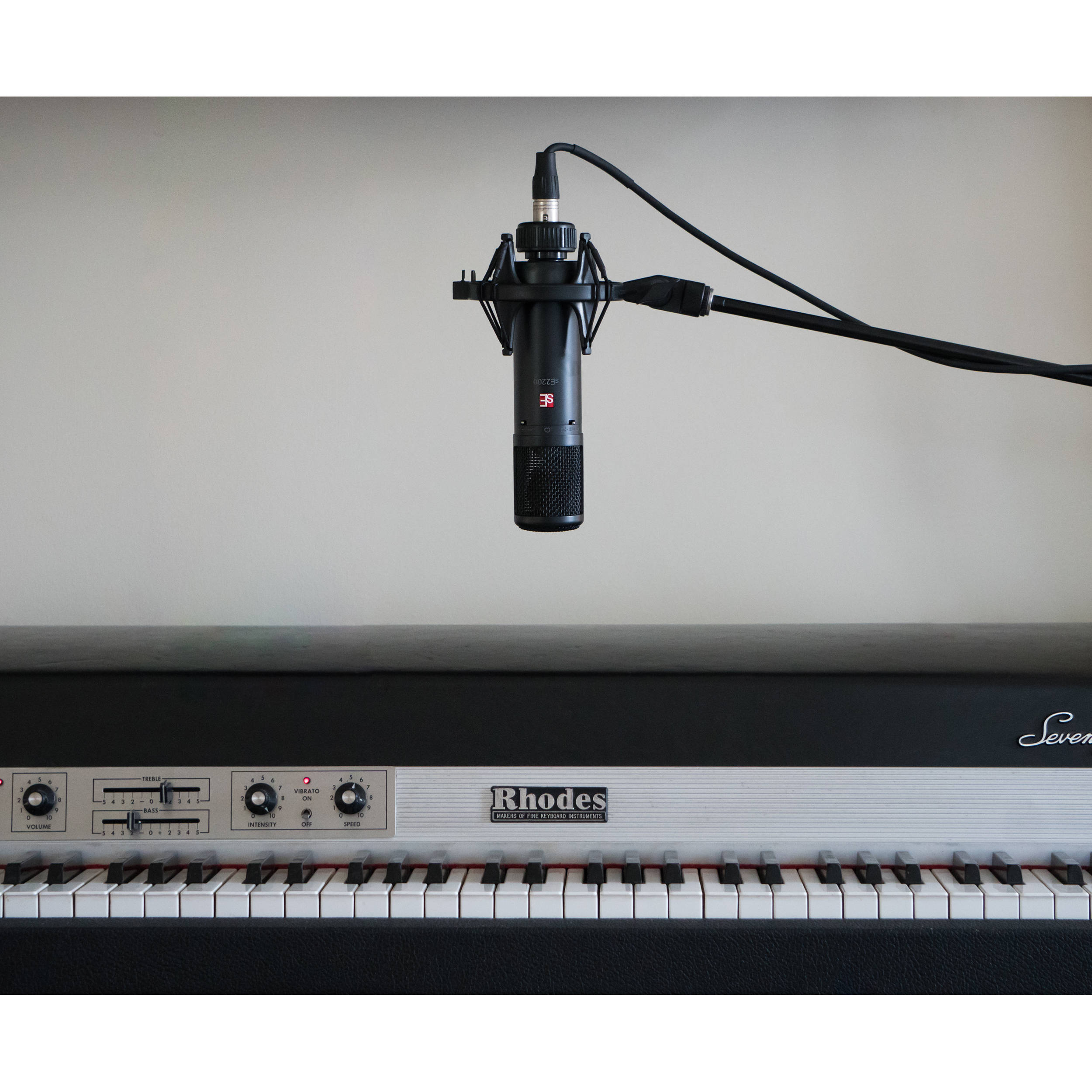 sE Electronics sE2200