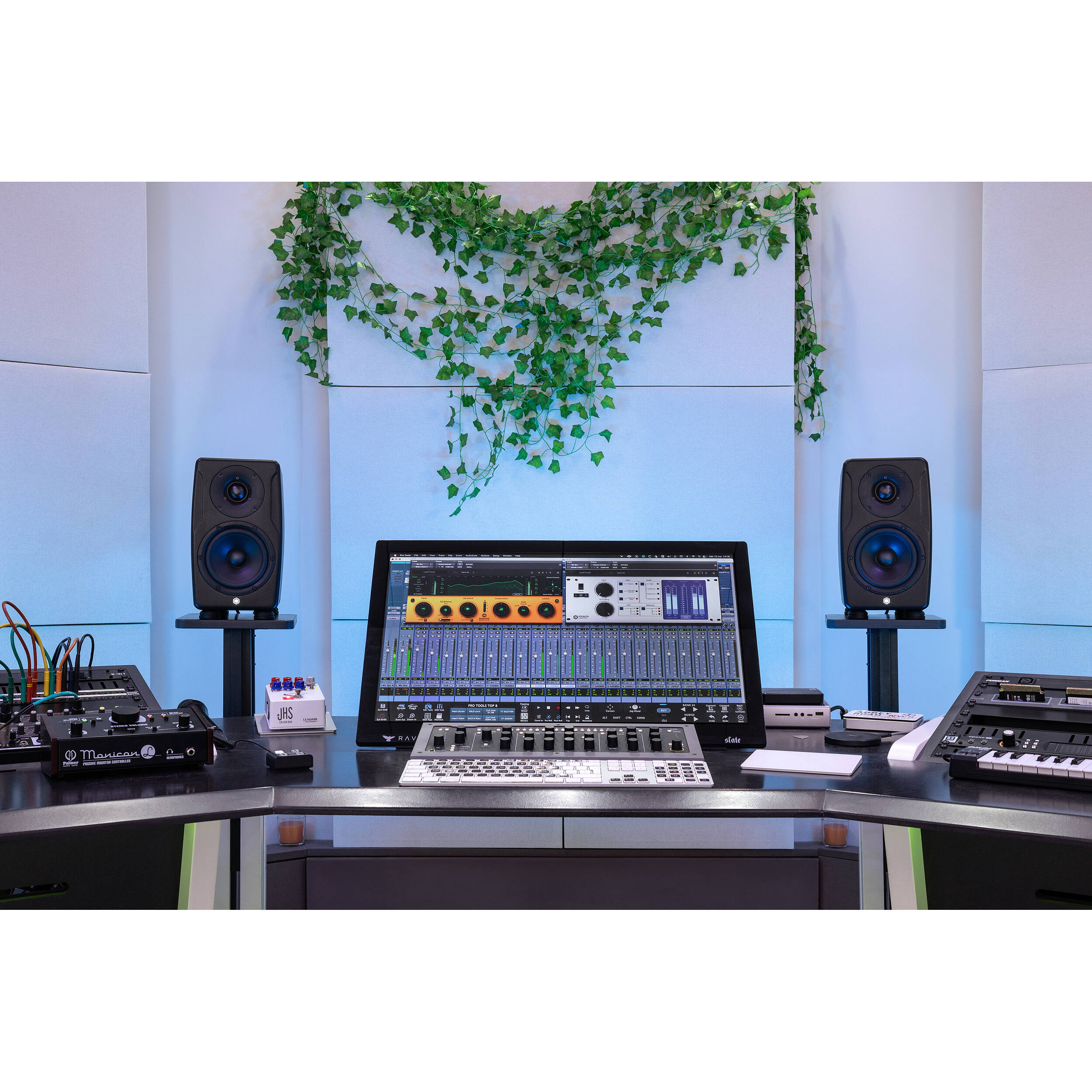 IK Multimedia iLoud Precision 5 MK2