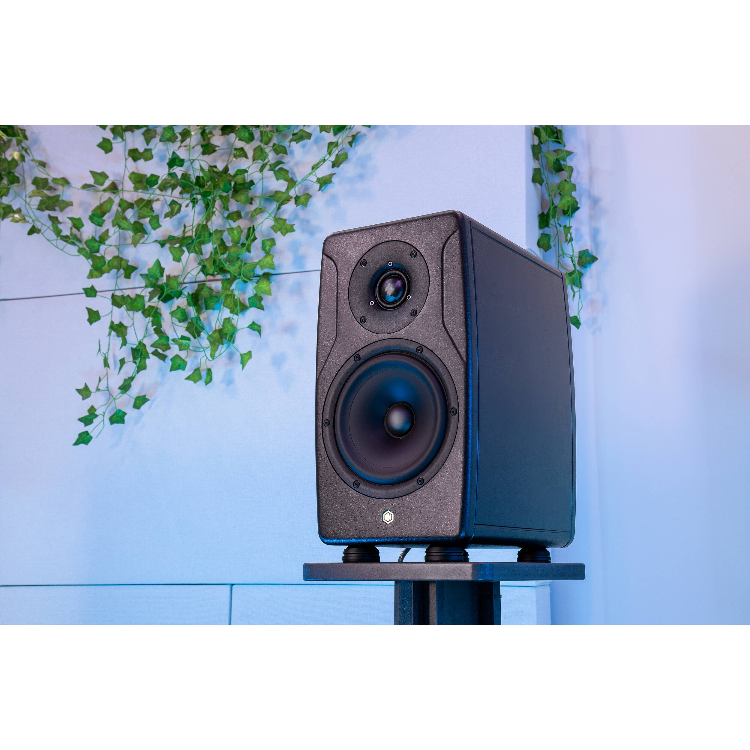 IK Multimedia iLoud Precision 6 MK2