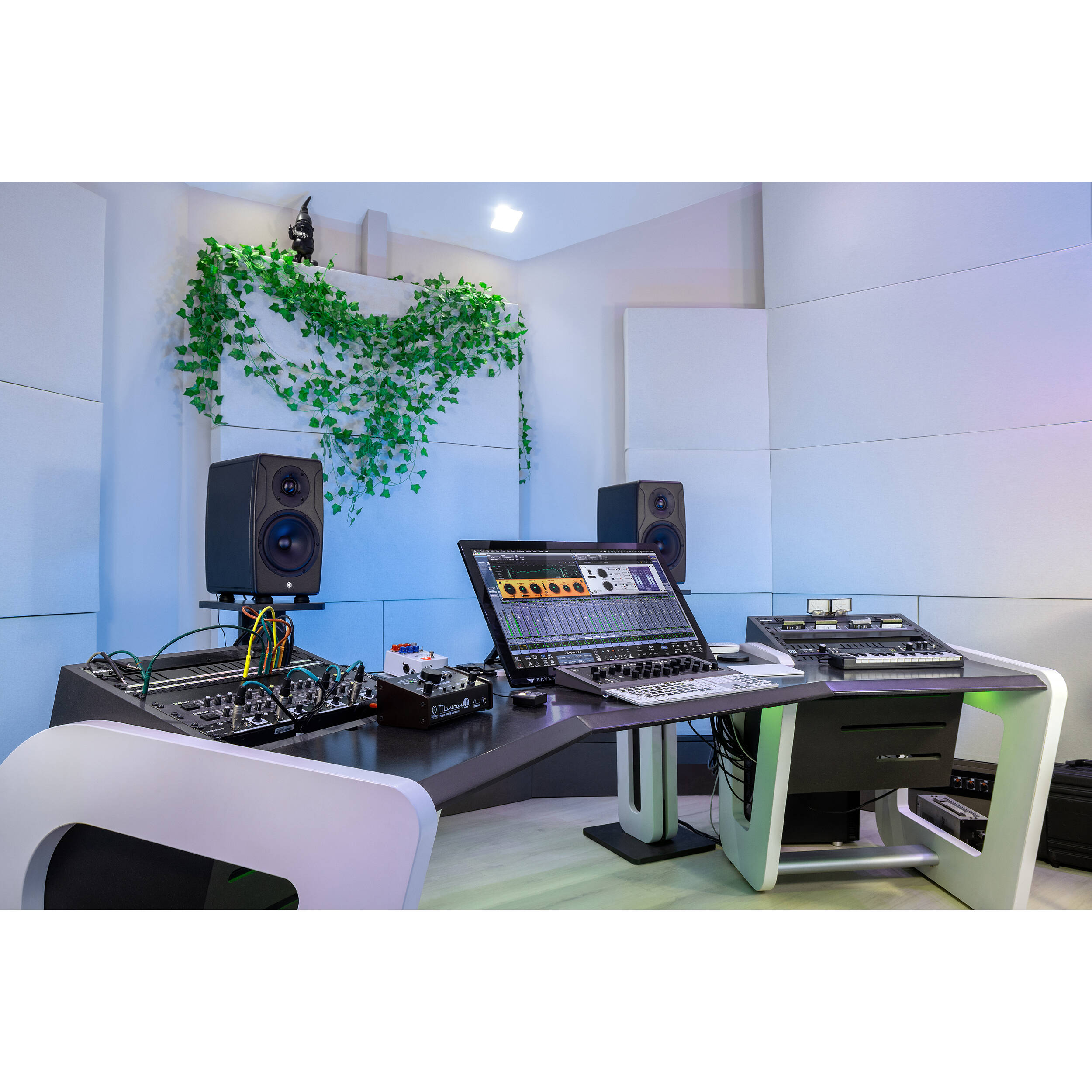 IK Multimedia iLoud Precision 6 MK2