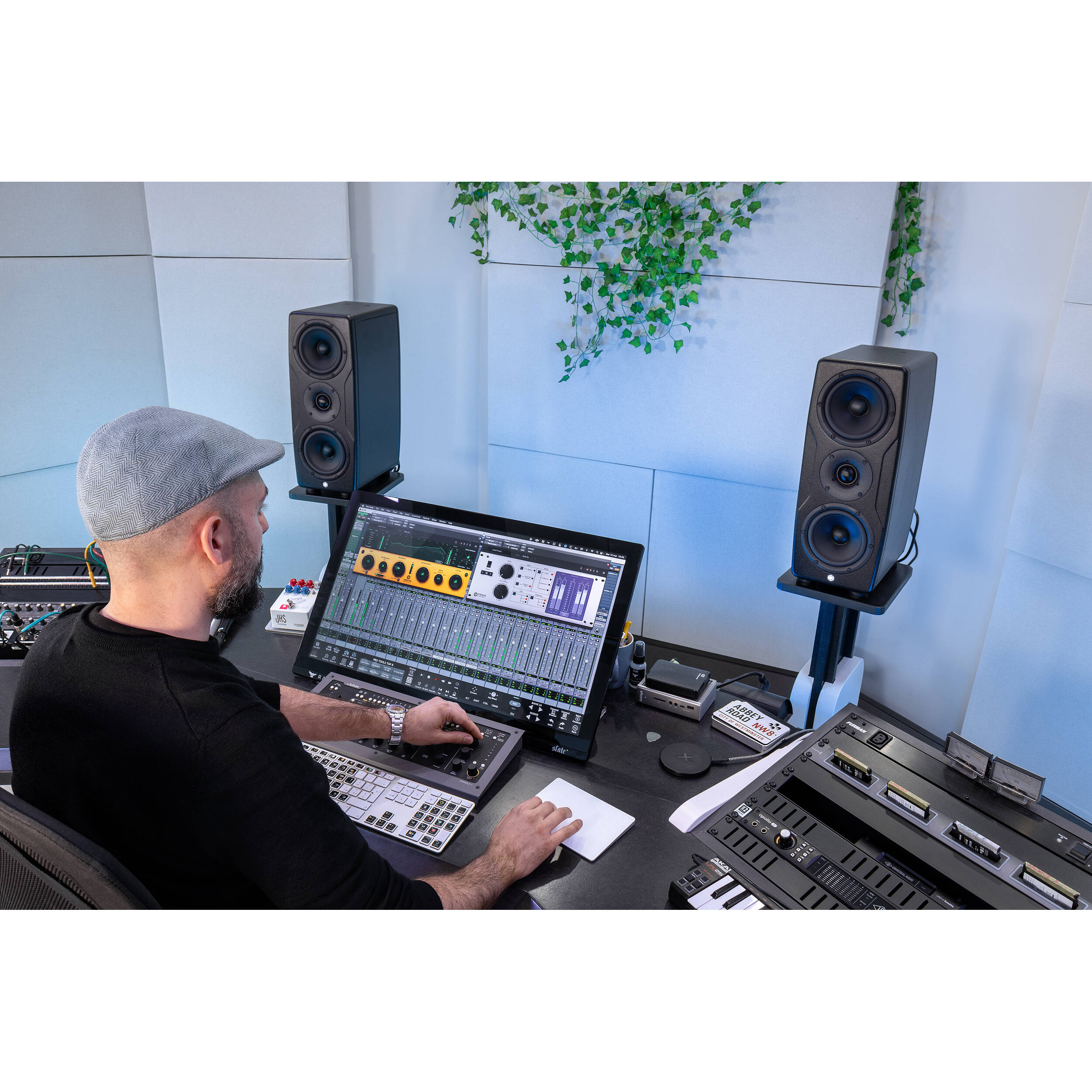 IK Multimedia iLoud Precision MTM MK2