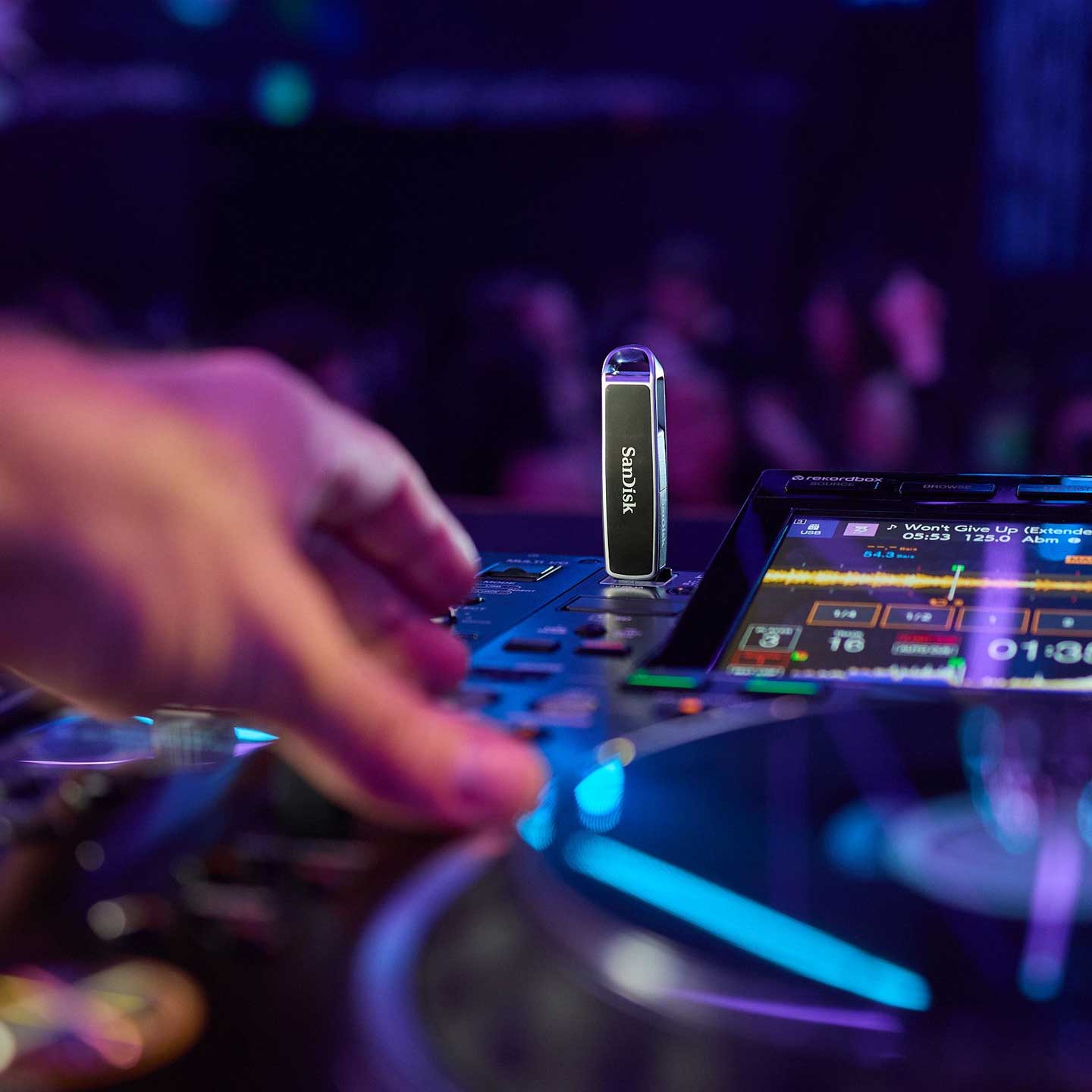 AlphaTheta SanDisk 1TB DJ Flash Drive