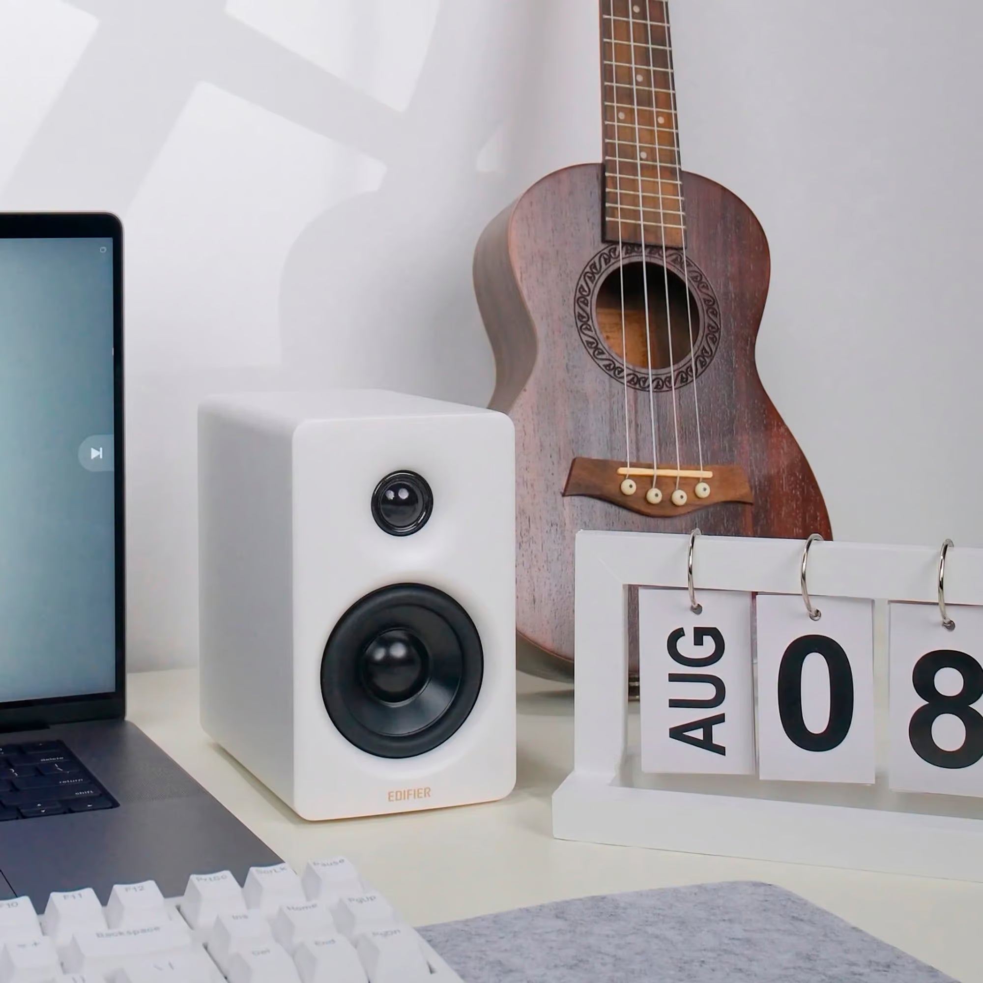 Edifier M60 (Par, Sort)