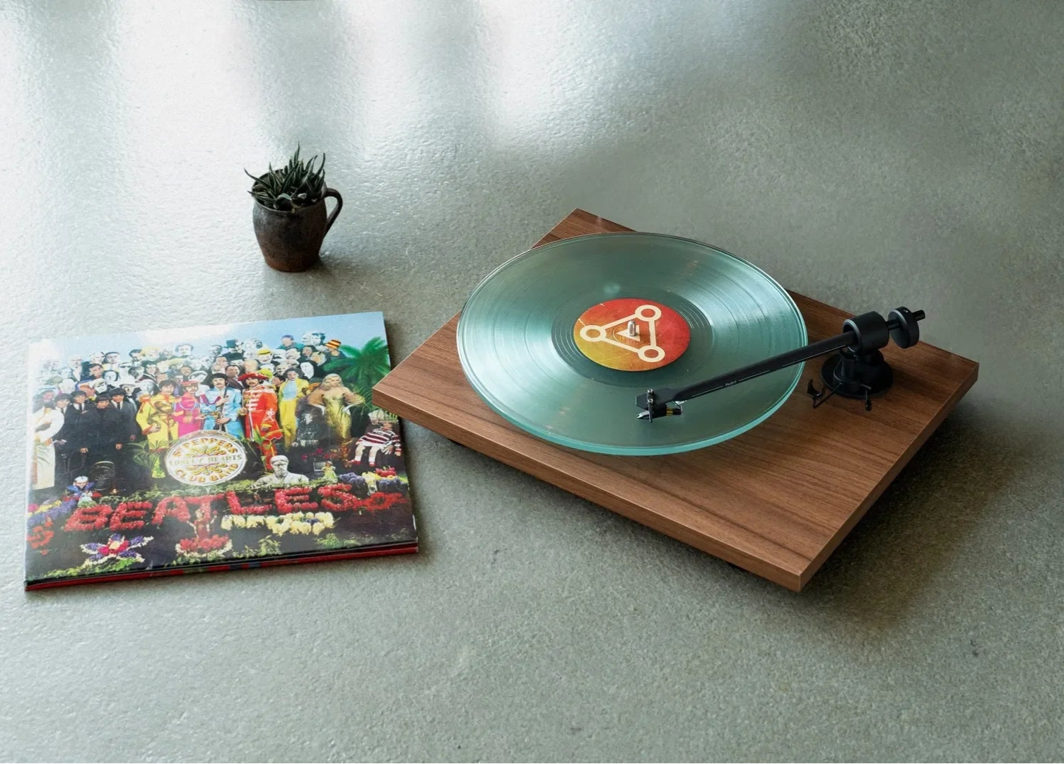 Pro-Ject T1 EVO (Højglans)