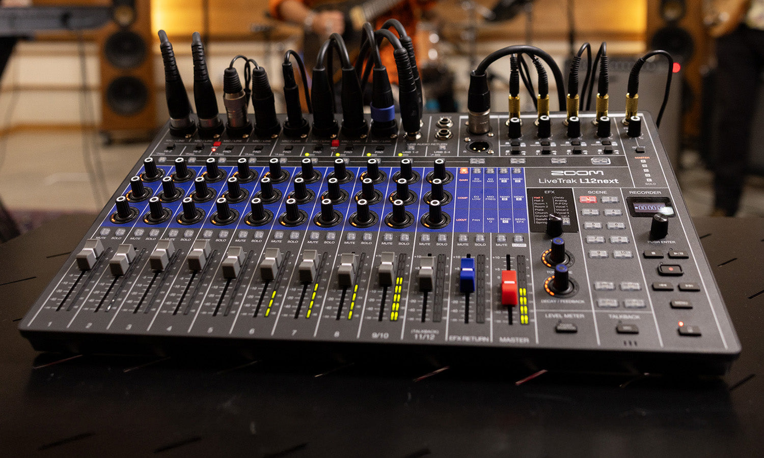 Zoom LiveTrak L12next